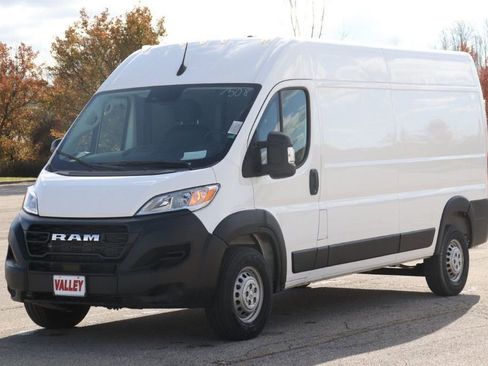 Used 2024 RAM ProMaster 2500 FWD image 3