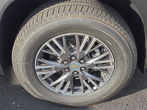 New 2026 Chevrolet Traverse LT w/ Driver Confidence Package image 8