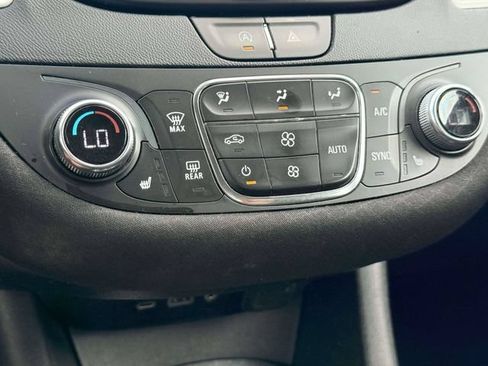 Used 2022 Chevrolet Malibu LT FWD image 28