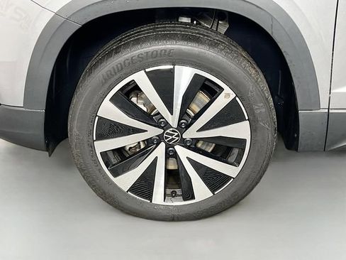 Used 2024 Volkswagen Taos SE image 7