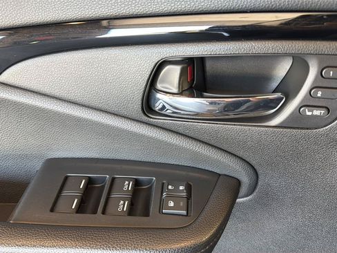 Used 2022 Honda Pilot Touring image 23