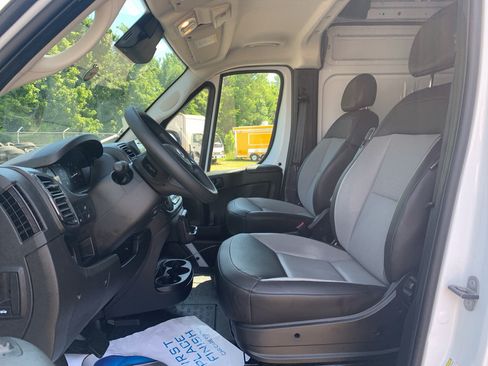 Used 2026 RAM ProMaster 2500 w/ Convenience Group FWD image 16