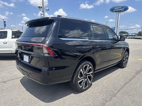 Certified 2026 Lincoln Navigator Reserve AWD/4WD image 5