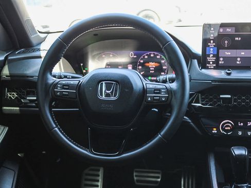 Used 2023 Honda Accord Sport image 15