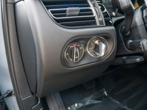 Used 2022 Porsche Macan image 35