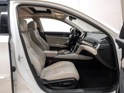 Used 2018 Honda Accord Touring image 45