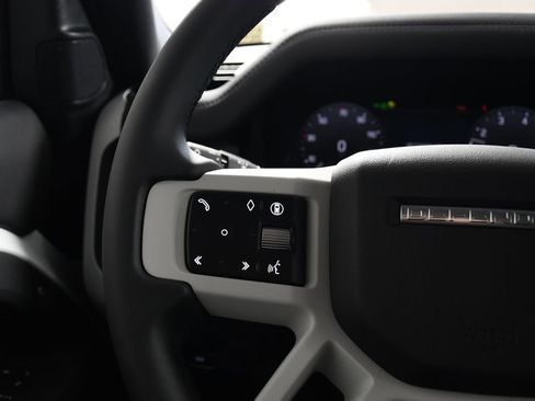 Used 2025 Land Rover Defender 110 S image 29