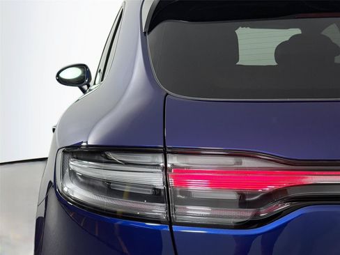 Certified 2026 Porsche Macan AWD/4WD image 16