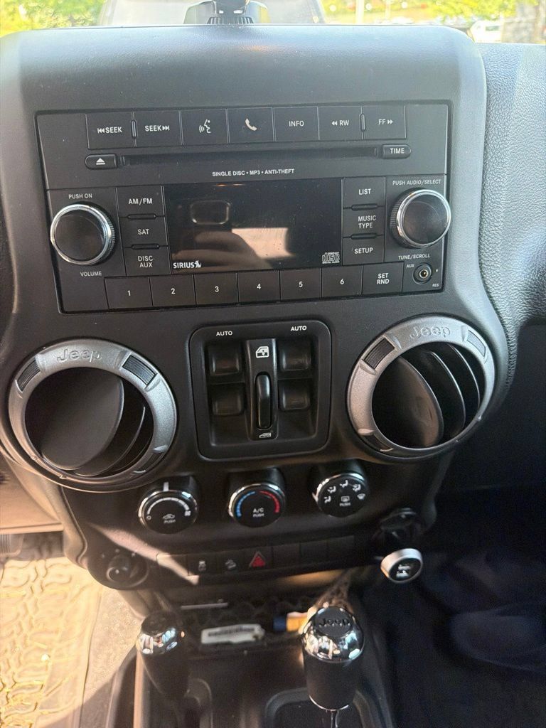 Used 2017 Jeep Wrangler Unlimited Sport AWD/4WD image 6
