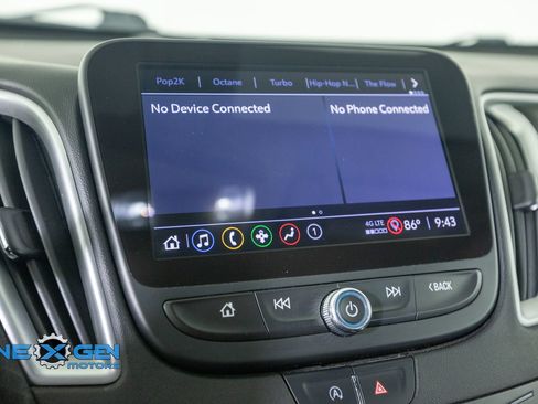 Used 2022 Chevrolet Malibu LT FWD image 18
