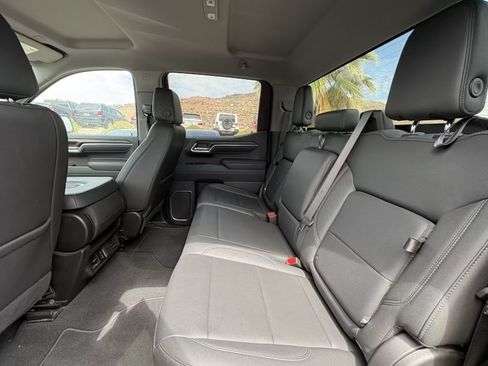 Used 2025 GMC Sierra 1500 SLT AWD/4WD image 10