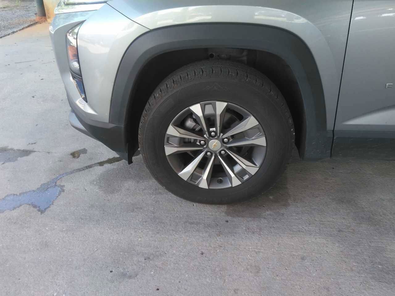 Used 2025 Chevrolet Equinox LT w/ Convenience Package II AWD/4WD image 7
