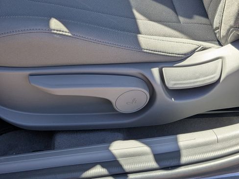 New 2025 Hyundai Elantra SE FWD image 19