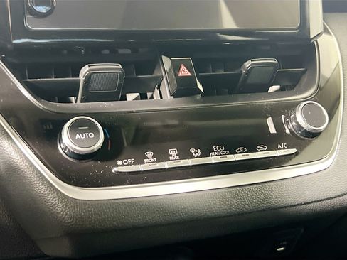 Used 2025 Toyota Corolla LE FWD image 26