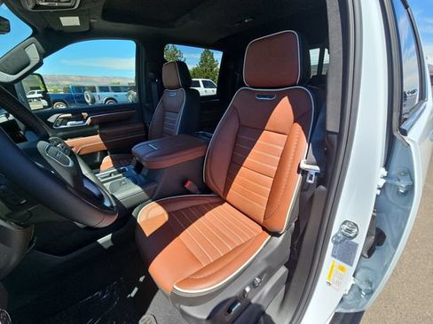 New 2026 GMC Sierra 2500 Denali Ultimate AWD/4WD image 18
