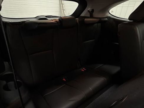 Used 2024 Toyota Highlander Limited image 32