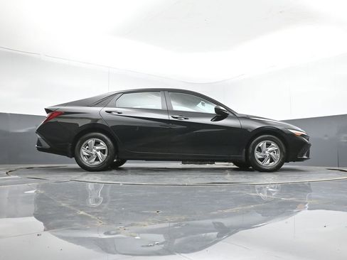 New 2026 Hyundai Elantra SE image 14