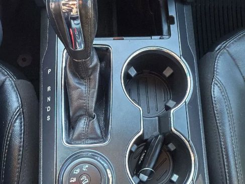 Used 2018 Ford Explorer XLT w/ Equipment Group 202A image 19