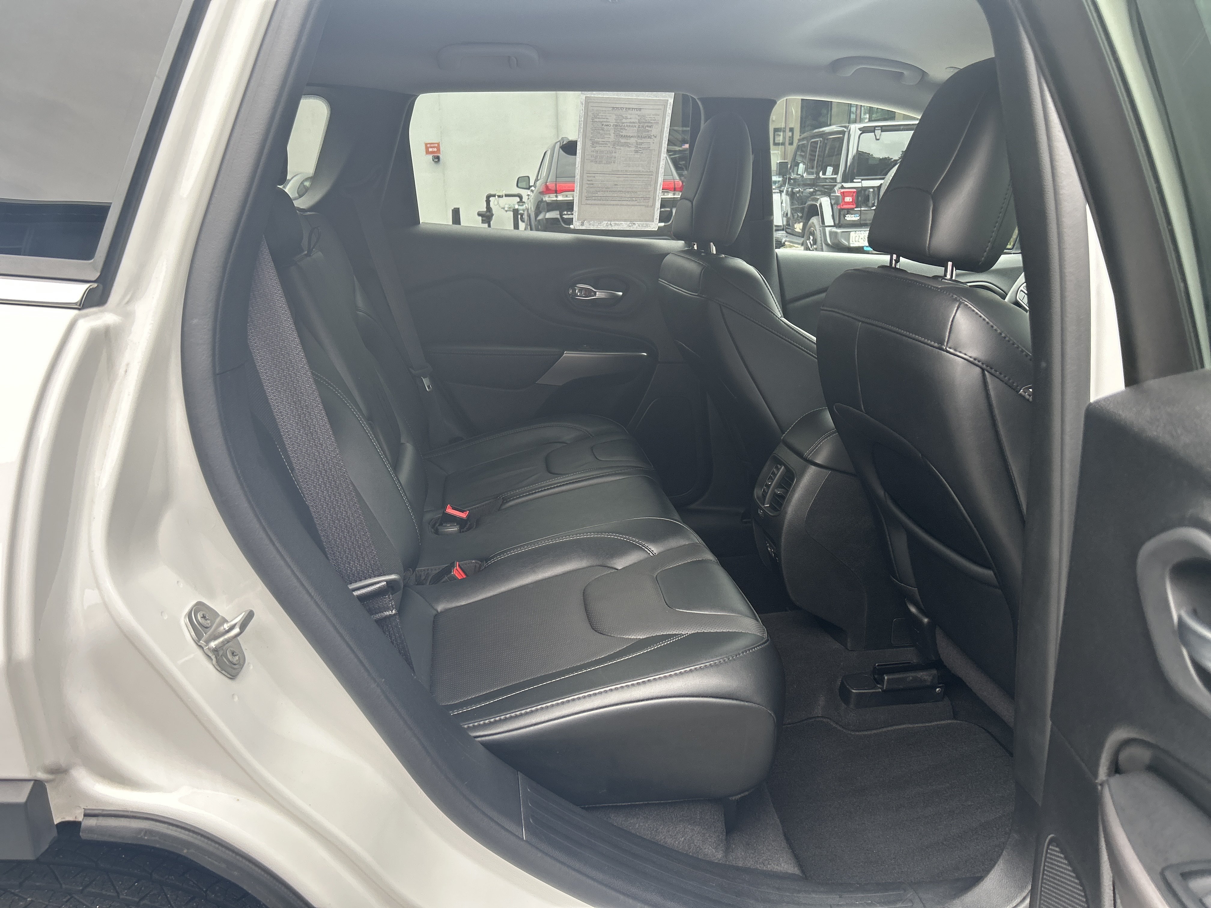 Certified 2022 Jeep Cherokee Latitude Lux FWD image 24