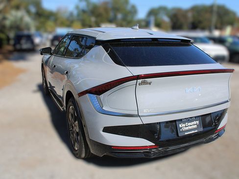 New 2025 Kia EV6 Wind image 12
