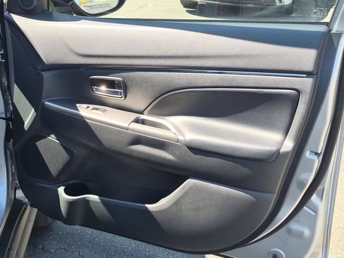 Used 2025 Mitsubishi Outlander Sport SE AWD/4WD image 33