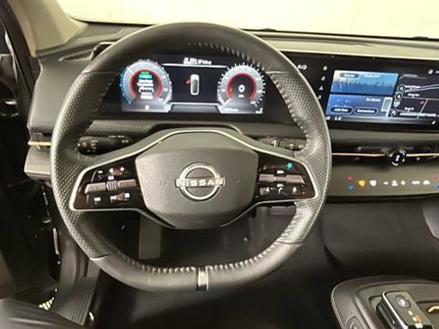 Used 2023 Nissan Ariya FWD image 14