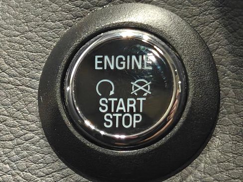 Used 2014 Ford Focus Titanium FWD image 15