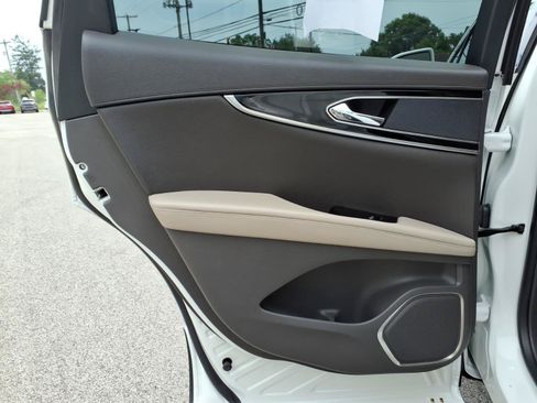Certified 2023 Lincoln Nautilus AWD w/ Premium Package image 11