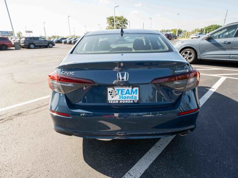Used 2025 Honda Civic Sport image 5