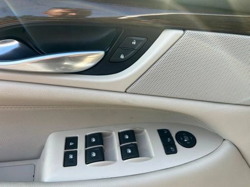 Used 2018 Cadillac Escalade Luxury RWD image 30