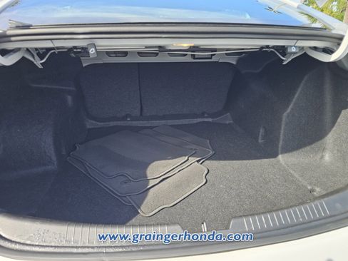 Used 2025 Chevrolet Malibu LT FWD image 13