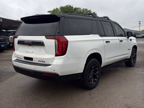 Used 2023 GMC Yukon XL AT4 w/ Technology Package AWD/4WD image 5