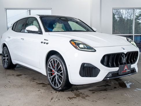 Used 2023 Maserati Grecale Modena image 4