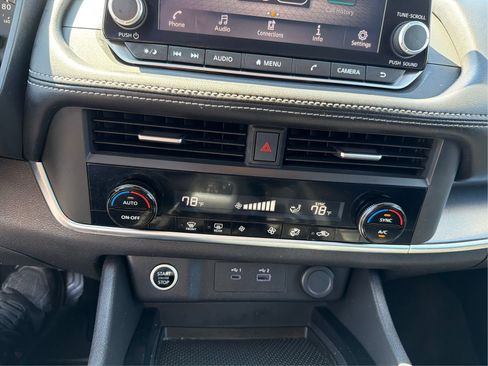 Used 2023 Nissan Rogue SV FWD image 27