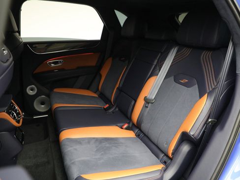 Certified 2024 Bentley Bentayga image 25