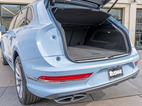 New 2025 Bentley Bentayga image 44