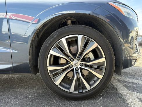 Used 2022 Volvo XC60 B5 Momentum w/ Advanced Package image 32