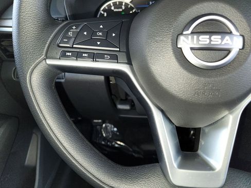 Used 2025 Nissan Altima 2.5 SV image 23