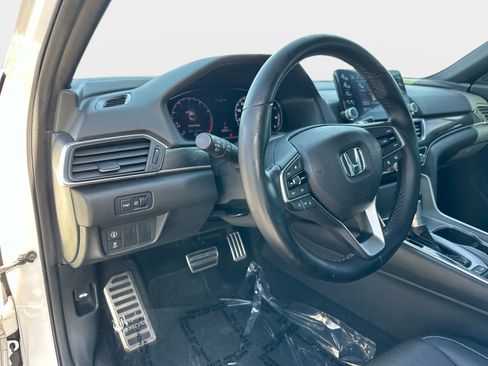 Used 2019 Honda Accord Sport image 17