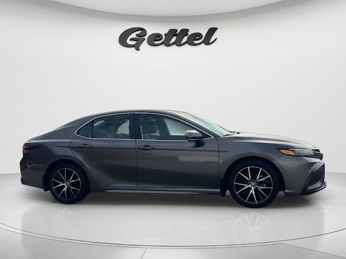 Used 2024 Toyota Camry SE w/ Convenience Package FWD image 4