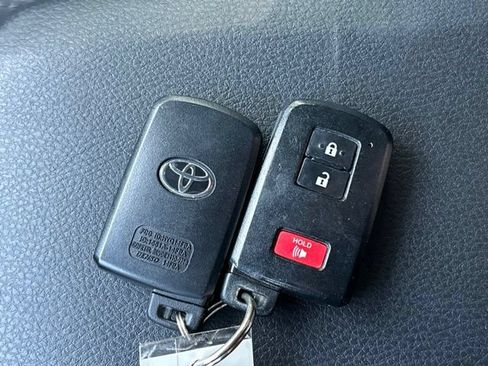 Used 2018 Toyota Tacoma TRD Sport AWD/4WD image 58