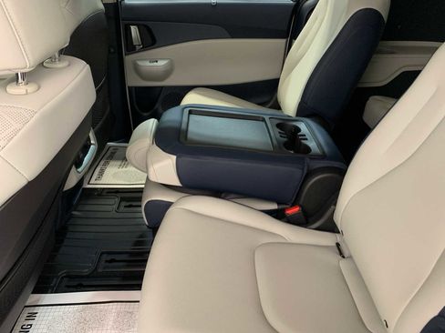 New 2026 Kia Carnival SX image 5