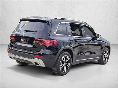 Used 2025 Mercedes-Benz GLB 250 image 5