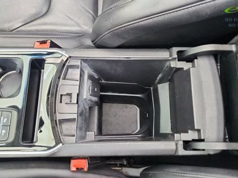 Used 2020 Ford Edge Titanium w/ Equipment Group 301A FWD image 52