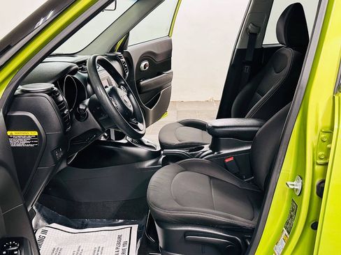 Used 2016 Kia Soul FWD image 10