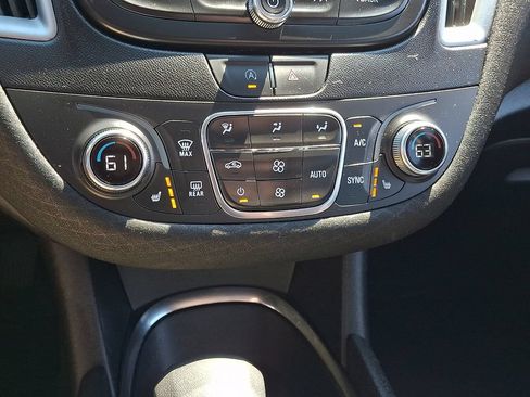 Used 2024 Chevrolet Malibu LT FWD image 17