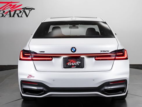 Used 2021 BMW 750i xDrive w/ Executive Package AWD/4WD image 4