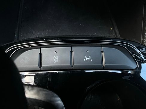 Used 2025 Buick Envista Sport Touring image 23