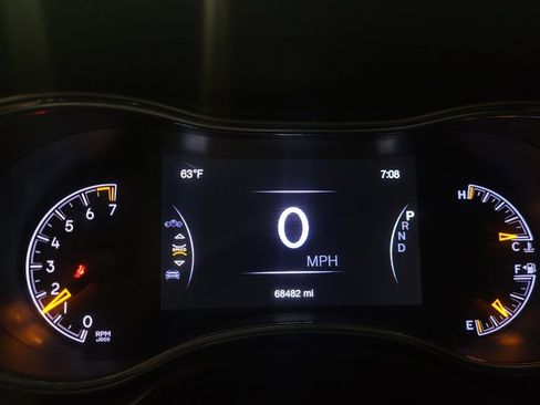 Used 2018 Jeep Grand Cherokee Limited image 23