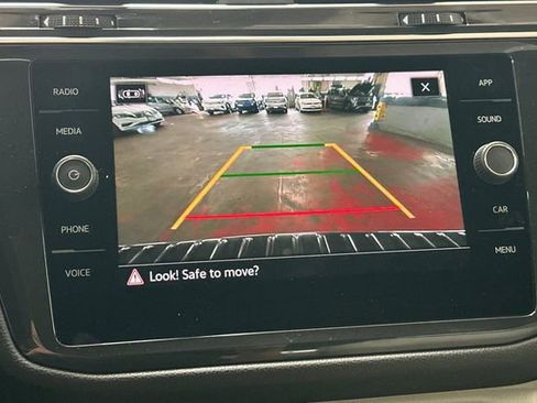 Certified 2023 Volkswagen Tiguan SE R-Line image 24